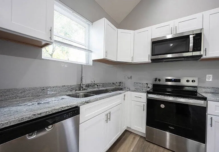 2038 E Maryland St #A — Photo 5