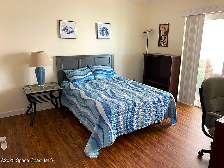 220 Cape Shores Cir #12-B — Photo 5