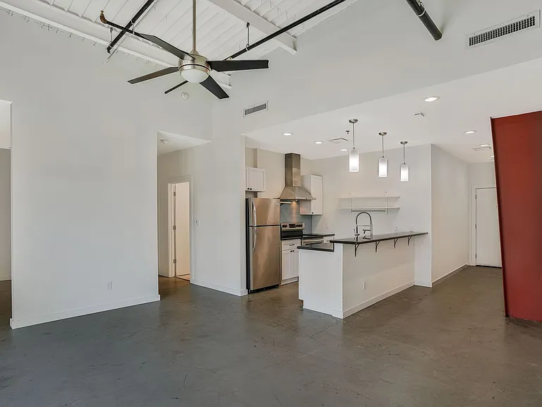 2606 Saint Louis St — Photo 3