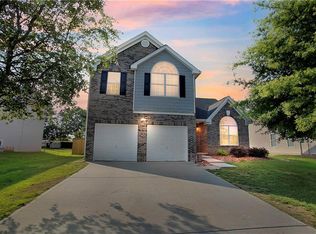 427 Lake Ridge Ln, Fairburn, GA 30213