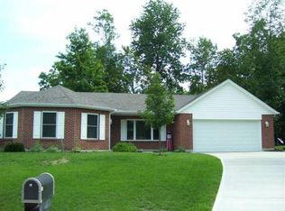 405 Apple Valley Dr, Lewisburg, OH 45338
