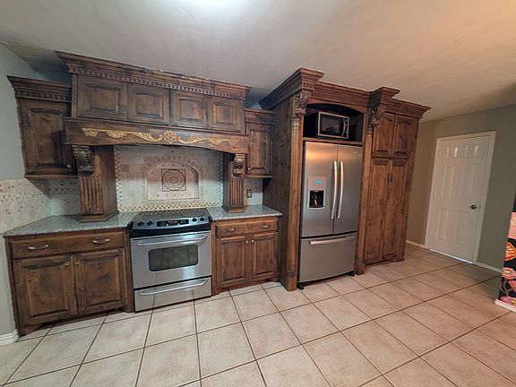 2nd image of 8528 Pedernales Trl
