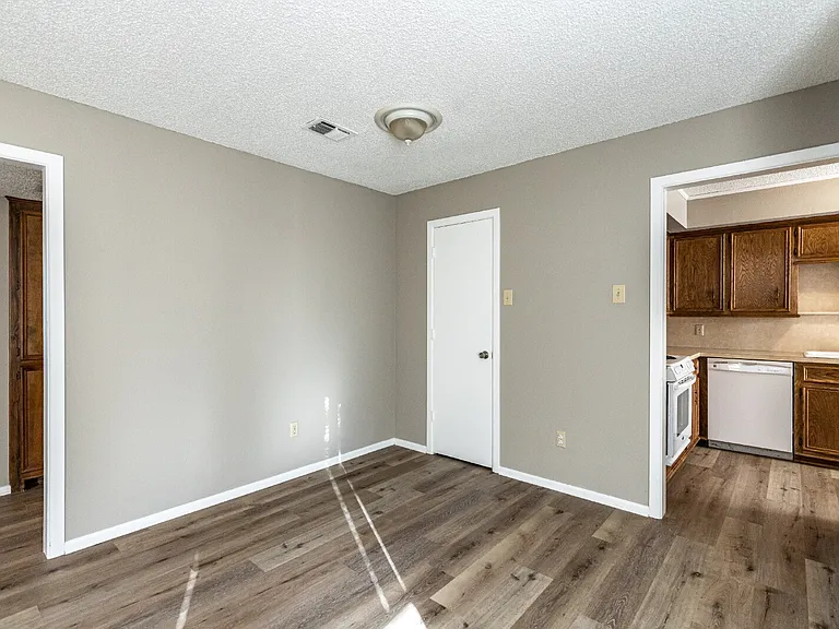 7406 Waco Ave #D — Photo 5