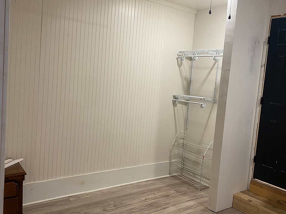 2nd image of 282 Queen Helen Ln