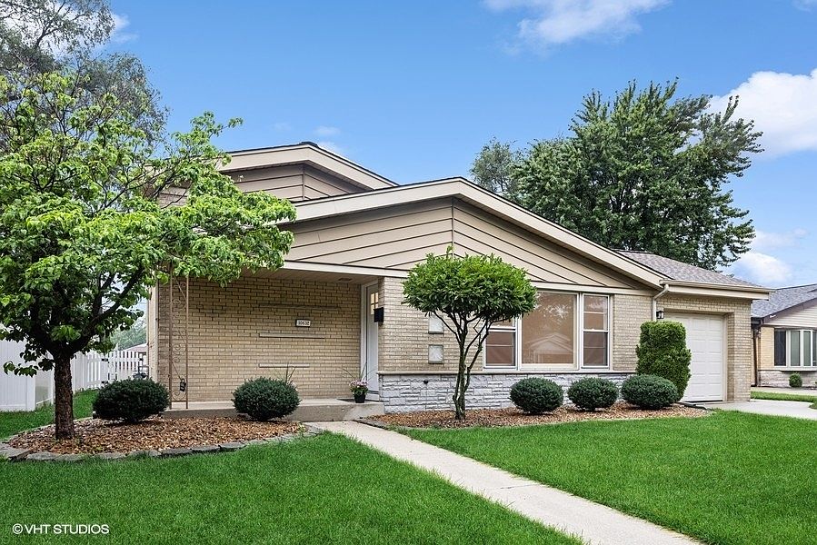 10632 S Ave, Oak Lawn, IL 60453 Zillow
