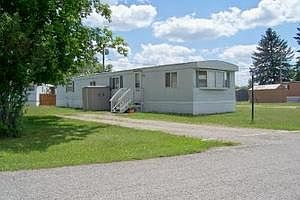 1st image of 6180 Lakeside Dr
