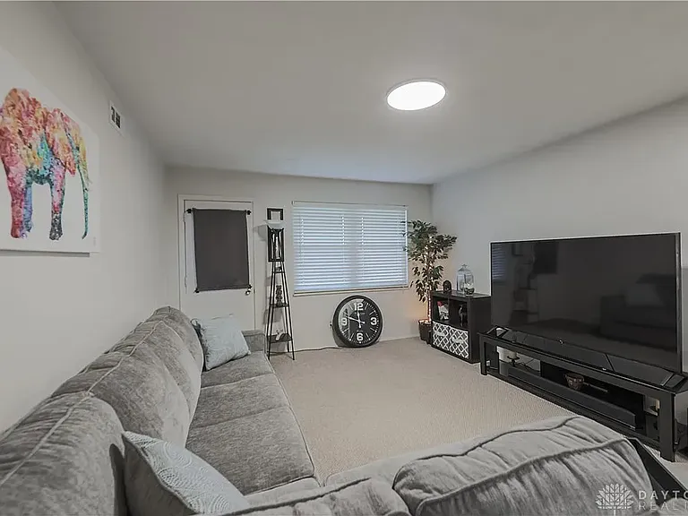 600 Kitrina Ave #2 — Photo 3