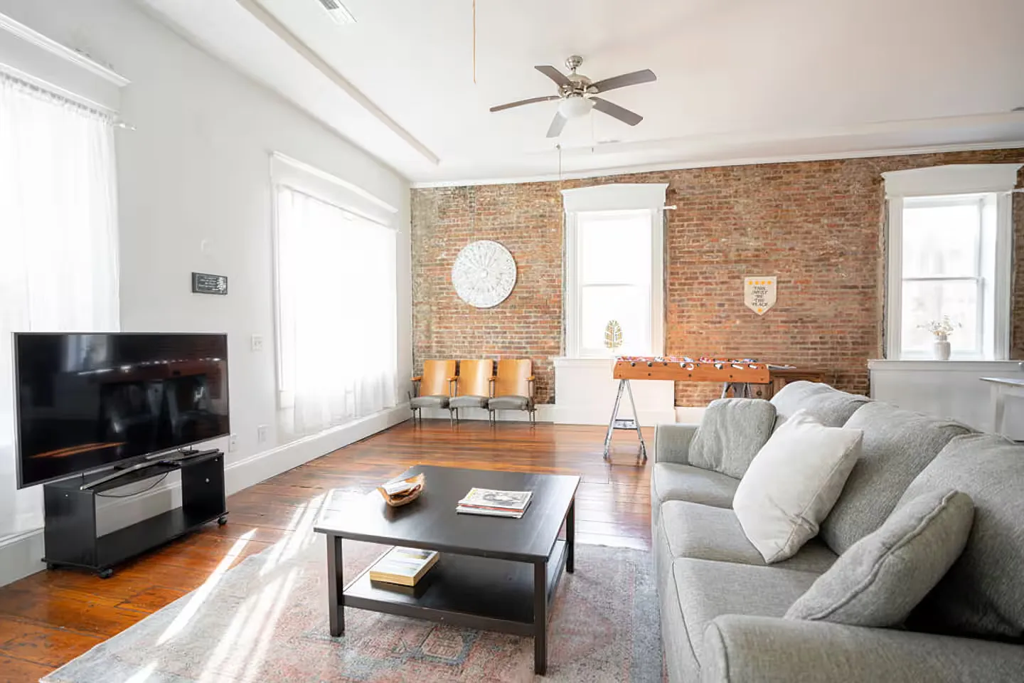 2 bed, 1875 sqft, $3,200 — Photo 2