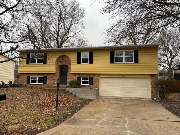 208 Orleans Dr, Fairview Heights, IL 62208