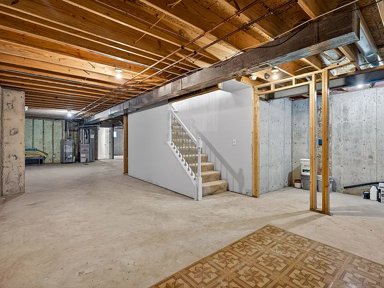 27 Crimson Leaf Ct — Photo 35