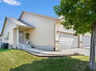 5514 Dostal Dr SW, Cedar Rapids, IA 52404