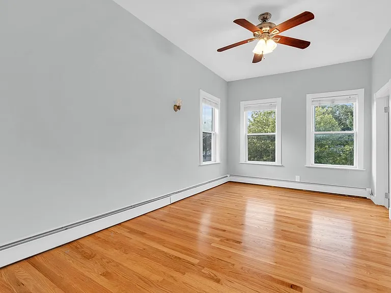2 Kemp St #2 — Photo 4