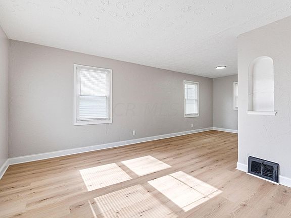 3rd image of 1120 E 22nd Ave