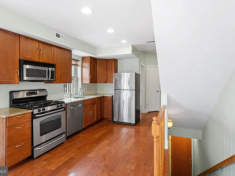 1641 Christian St #3A — Photo 7