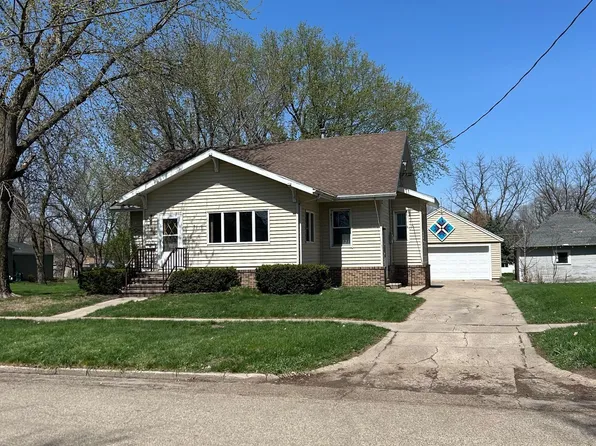 726 1st St SE, Hartley, IA 51346