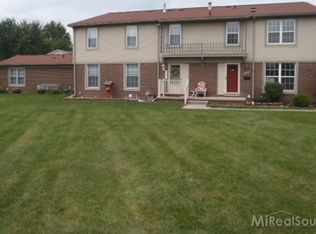 28380 Brookfield Ct, Trenton, MI 48183