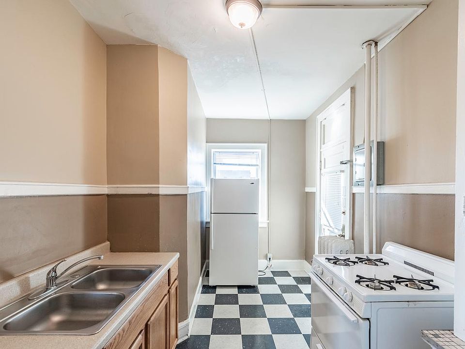 1st image of 2464 Harney St APT 5