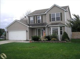 1280 Clear Lake Ct, Oxford, MI 48371