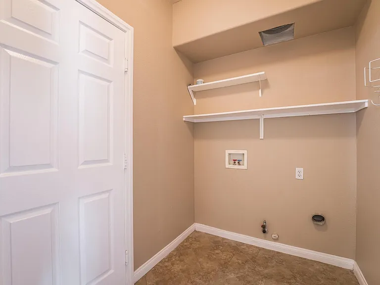 4828 Whisper Lake Ave — Photo 15