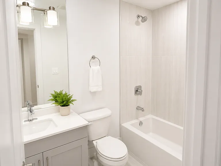 4542 S Saint Lawrence Ave #1A — Photo 8