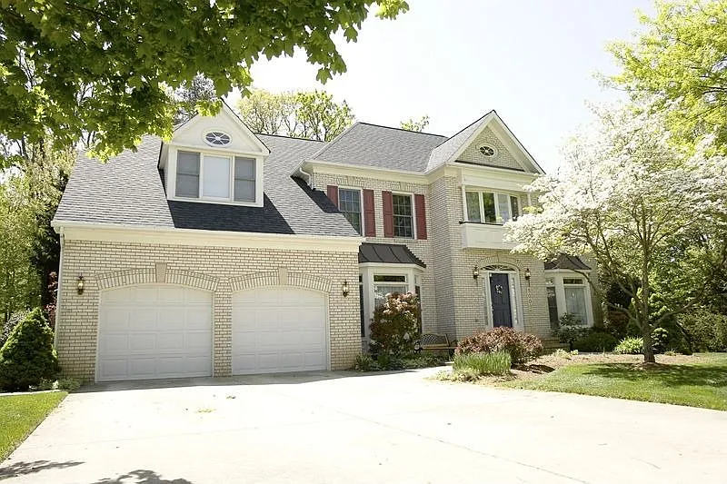 8000 Lions Crest Way photo 1