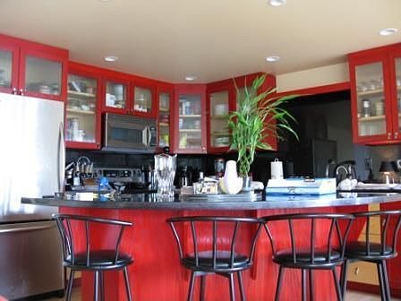 3rd image of 6501 Lake Washington Blvd NE APT 102