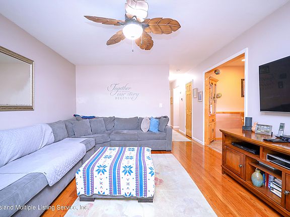 5th image of 241 Naughton Ave