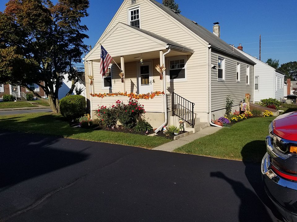 2nd image of 227 Delong Ave