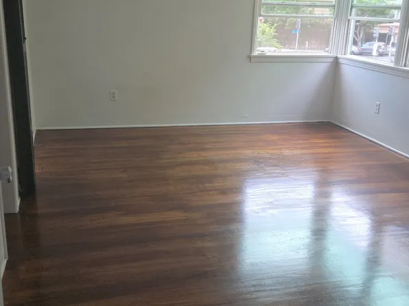122 Elm Ave, Long Beach, CA 90802