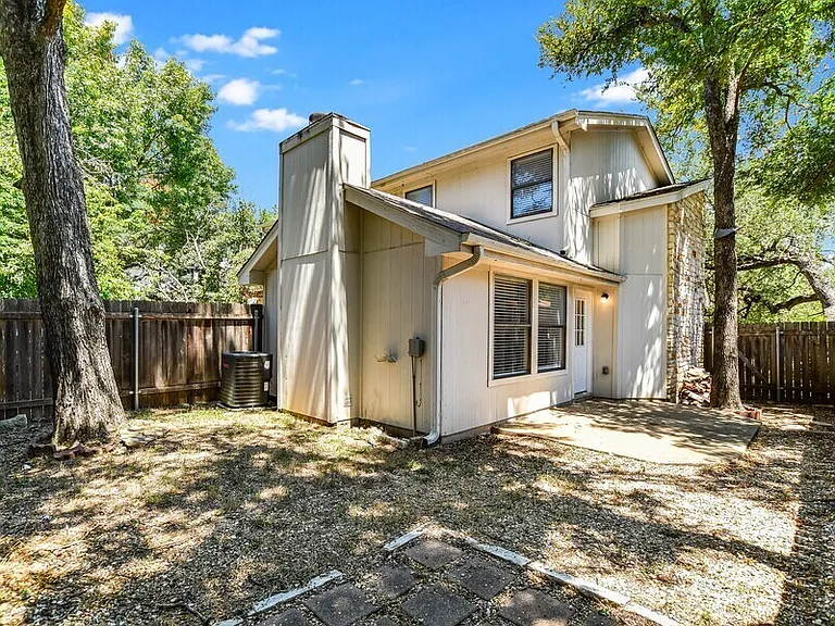 8103 Tuscarora Trl #A — Photo 4