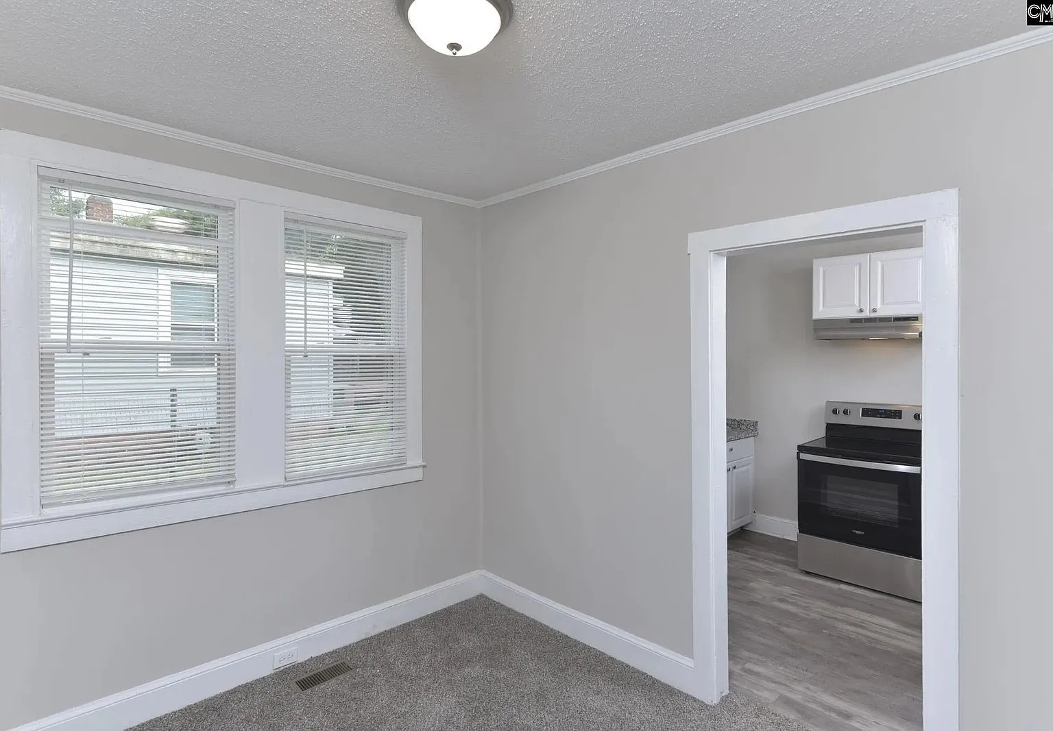 2 bed, 1.0 bath, 1059 sqft, $1,375 — Photo 3