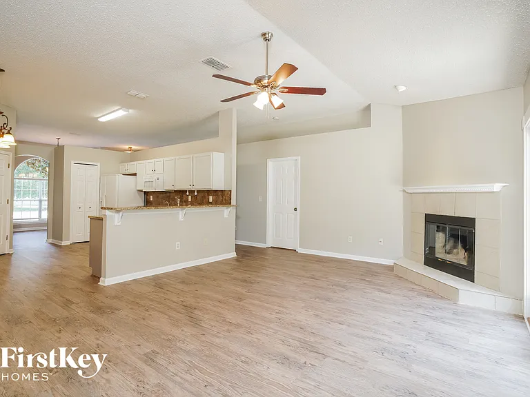 2388 Sophie Pl — Photo 4