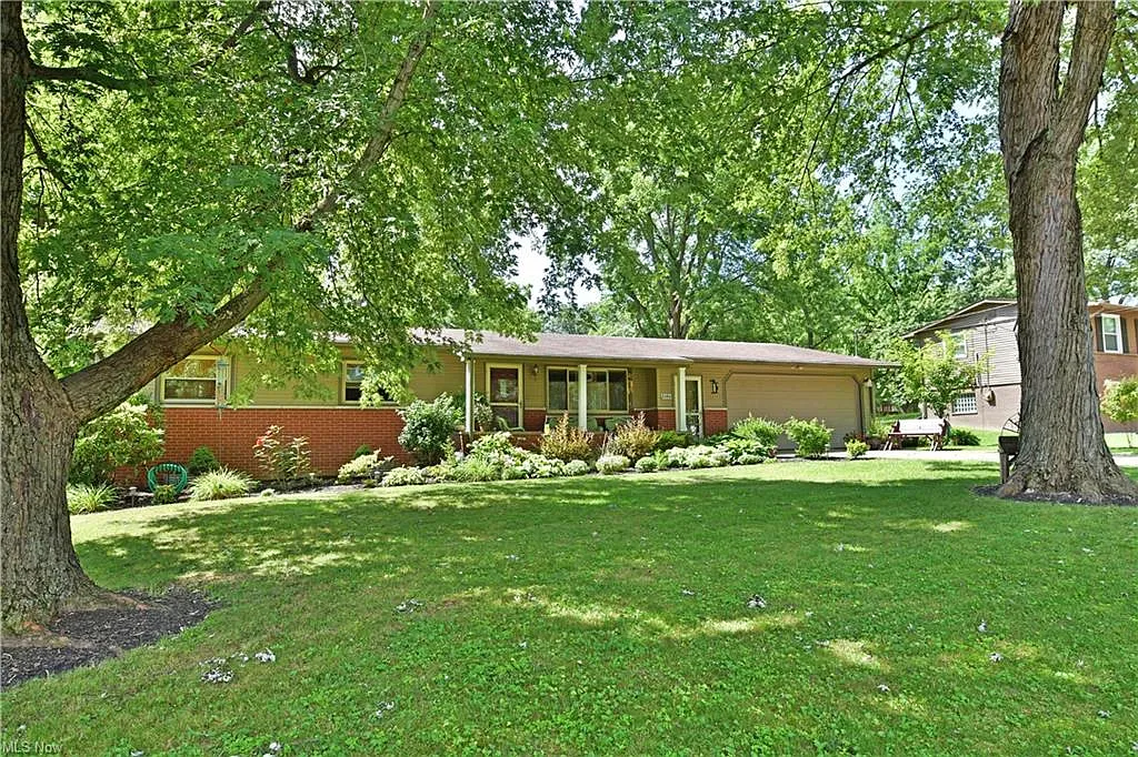 3146 Fairview Ave SE photo 1