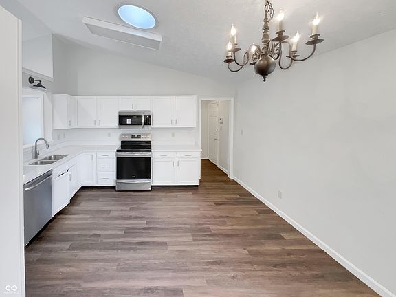2nd image of 6614 Sparrowood Dr
