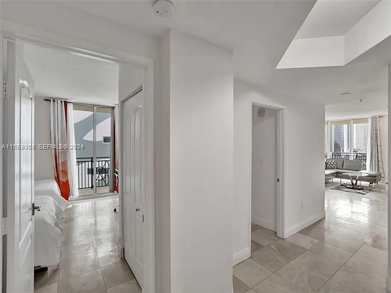17555 Atlantic Blvd #1101 — Photo 42