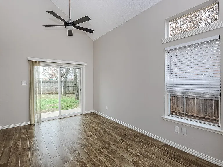 8500 Charleston Ave — Photo 6