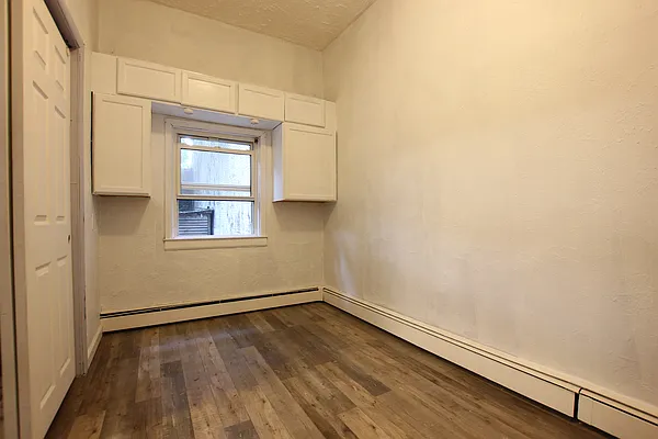 Rented by Compass | media 32