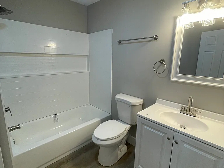 724 6th Ave #2 — Photo 4