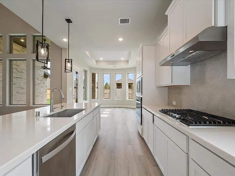 7523 Mariposa Way — Photo 18