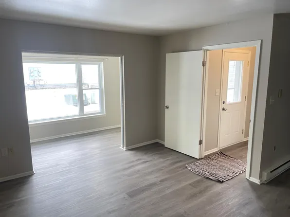 43 E Monroe Ave, Hartford, WI 53027