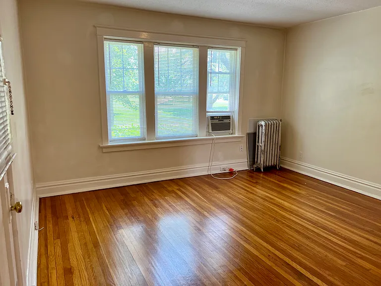 2429 Sutton Blvd #1S — Photo 8