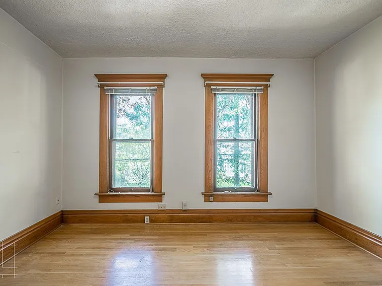 83 King Ave — Photo 43