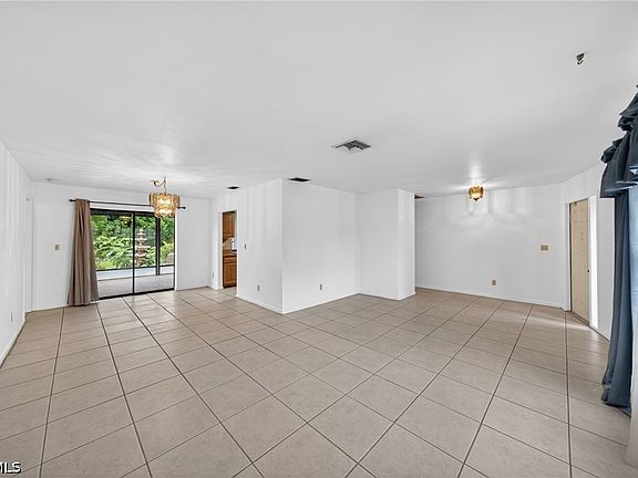 4th image of 2233 SW 4th St