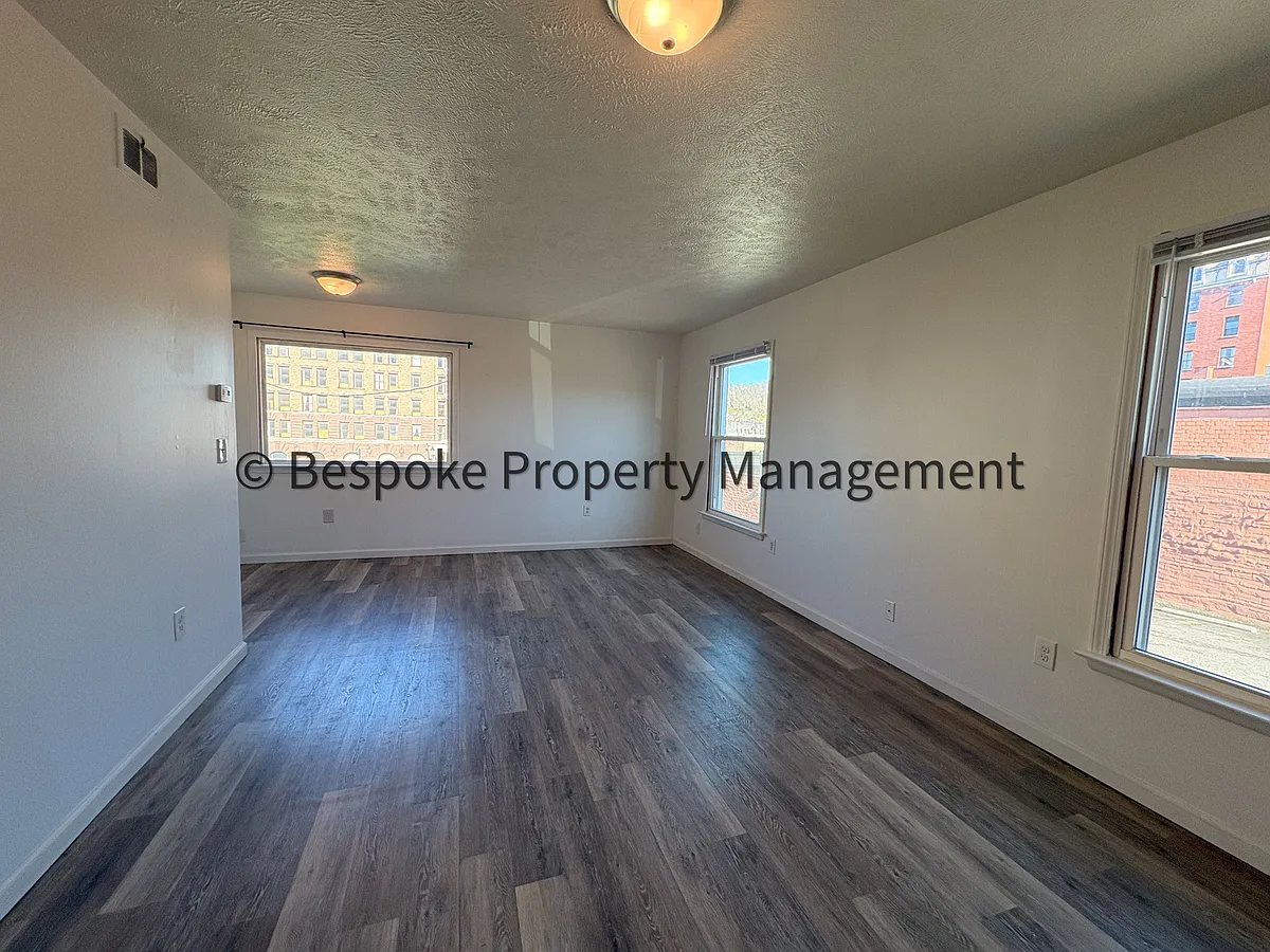 Building Photo - 356 Washington Ave #4-1