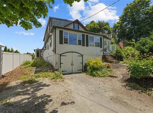 99 Summit Rd, Portsmouth, RI 02871