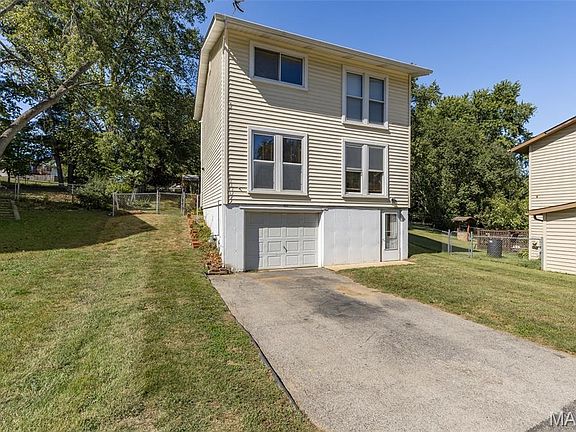 2nd image of 7053 Albermarle Ct