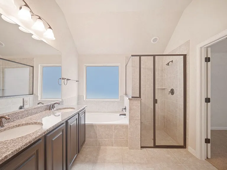 2306 Lucerne Dr — Photo 11