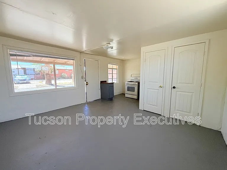 3314 E Benson Hwy #9 — Photo 4