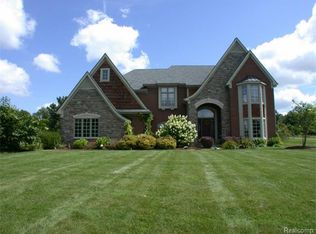 7226 Ingomar Ln, Clarkston, MI 48348