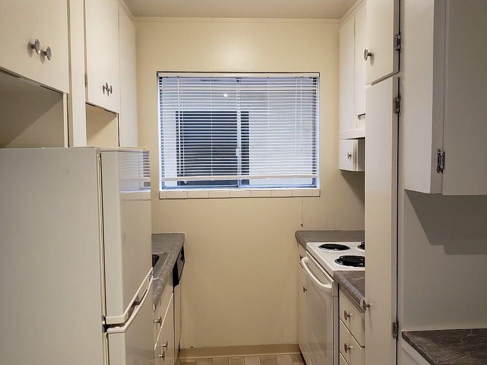 1st image of 1625 Leavenworth St APT 208